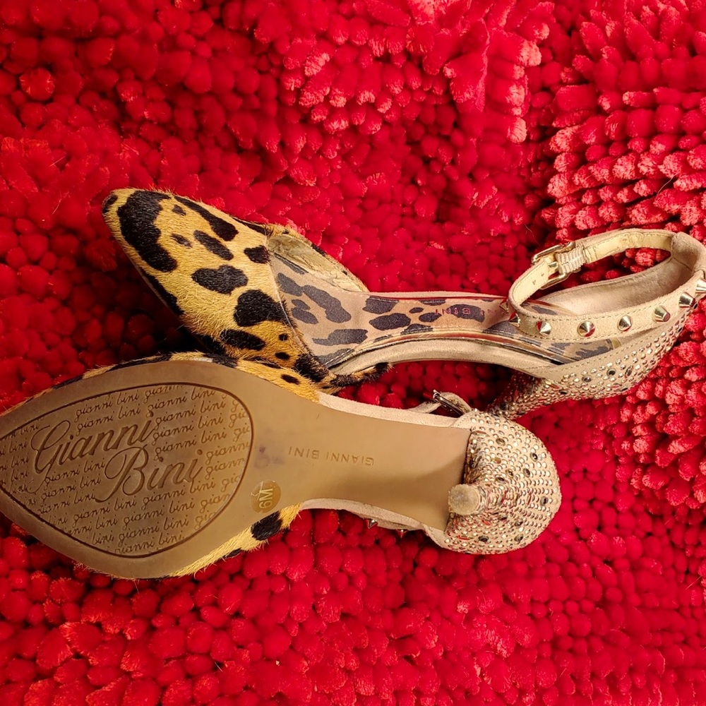 GIANNI BINI leopard print calf hair pointy toe pumps